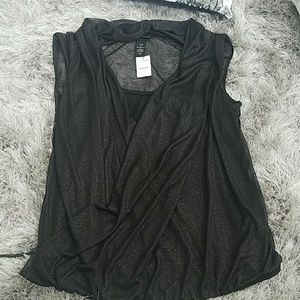 Night out top w/subtle silver glitter accent. NWT